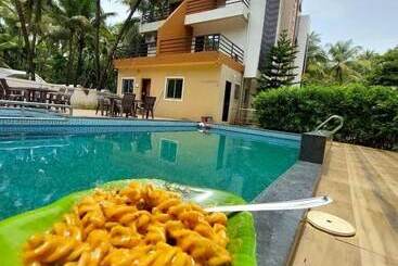 هتل Royal Paradise
