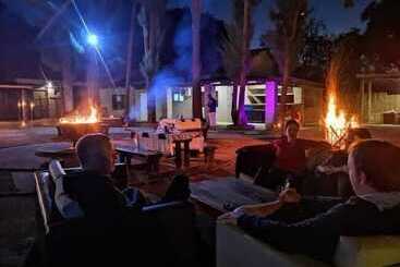 تختخواب و صبحانه Malibu Country Lodge