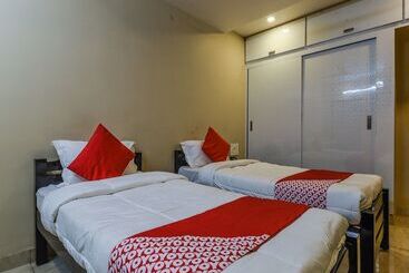بنسيون Oyo 18612 Sree Sai Surya Service Apartment
