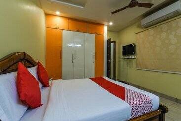 بنسيون Oyo 18612 Sree Sai Surya Service Apartment