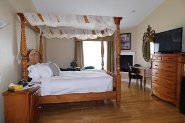 هاستل Lakeshore Inn