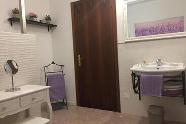 تختخواب و صبحانه A Casa Di Laura