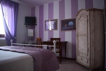 تختخواب و صبحانه A Casa Di Laura