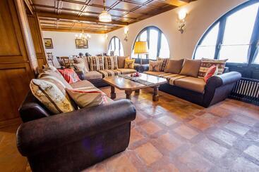 پانسیون Villa Siana