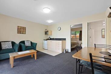 Denton Park Motel