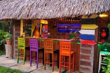 פנסיון Hostal Casa Mauro