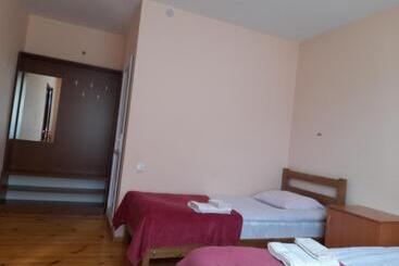 پانسیون Kera Guest House