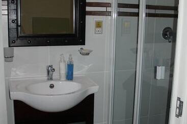 پانسیون Lu S Guest House