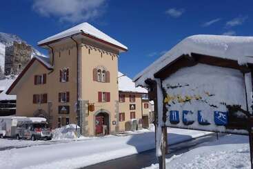 펜션 Sust Lodge Am Gotthard
