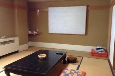 پانسیون Resort Inn Chitose