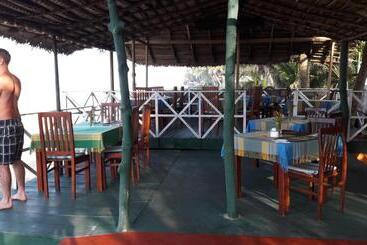 پانسیون Whitepearl Beach