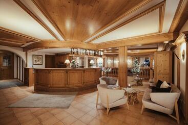 Апарт-отель Villa Flora Mountain Lodges