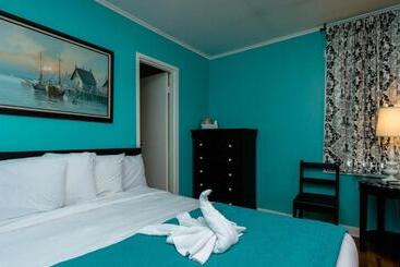 Charlroy Motel