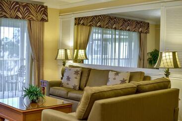Charter Club Resort Of Naples Bay