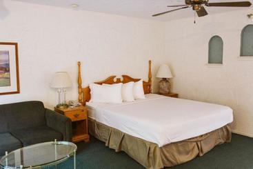 هتل Channel Islands Inn
