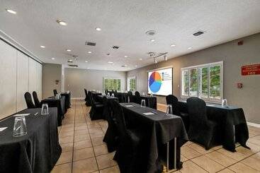 هتل Chase Suite  El Paso
