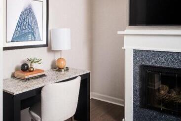 هتل Claridge House