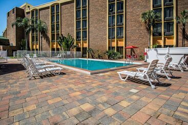 هتل Comfort Inn & Suites Kissimmee By The Parks