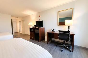 هتل Comfort Inn & Suites Kissimmee By The Parks
