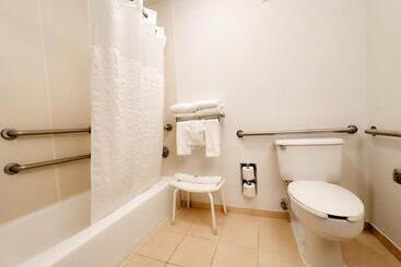 هتل Comfort Inn & Suites Kissimmee By The Parks