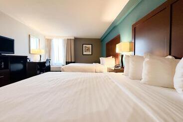 هتل Comfort Inn & Suites Kissimmee By The Parks