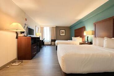 هتل Comfort Inn & Suites Kissimmee By The Parks