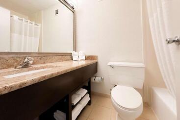 هتل Comfort Inn & Suites Kissimmee By The Parks