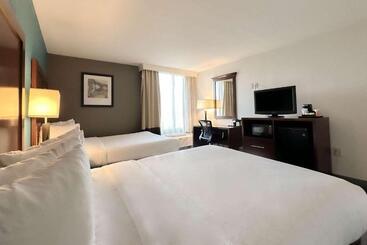 هتل Comfort Inn & Suites Kissimmee By The Parks