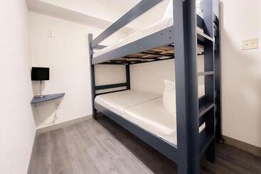 هتل Comfort Inn & Suites Kissimmee By The Parks