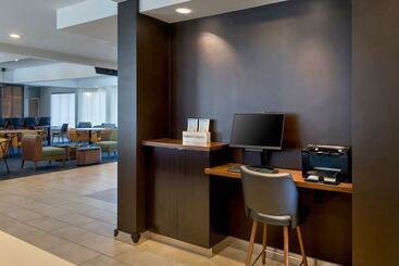 هتل Courtyard By Marriott Baltimore Hunt Valley