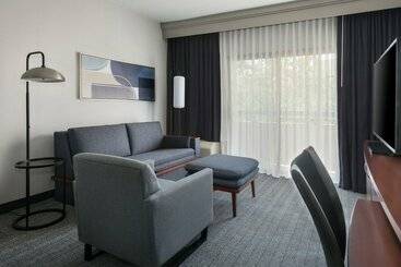 هتل Courtyard By Marriott Baltimore Hunt Valley