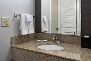 هتل Courtyard By Marriott Baltimore Hunt Valley