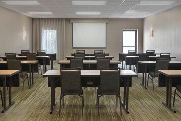 هتل Courtyard By Marriott Boston Norwood/canton
