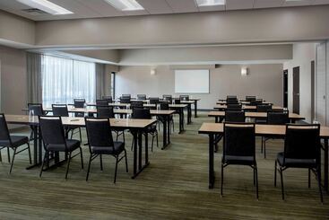 هتل Courtyard By Marriott Boston Norwood/canton