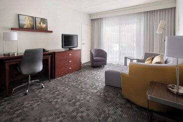 هتل Courtyard By Marriott Boston Norwood/canton