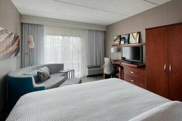 هتل Courtyard By Marriott Fishkill