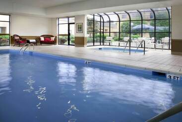 هتل Courtyard By Marriott Fishkill