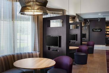هتل Courtyard By Marriott Fishkill