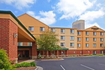 هتل Courtyard Indianapolis At The Capitol