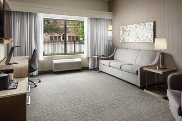 هتل Courtyard Indianapolis At The Capitol