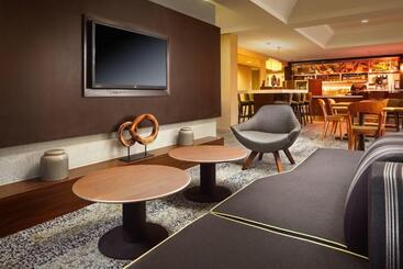 هتل Courtyard Indianapolis At The Capitol
