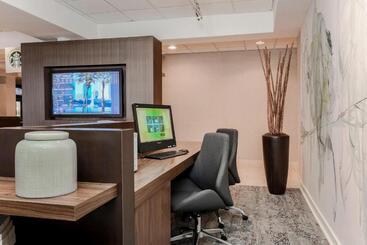هتل Courtyard By Marriott Orlando Lake Mary North