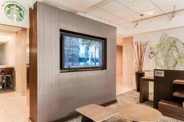 هتل Courtyard By Marriott Orlando Lake Mary North