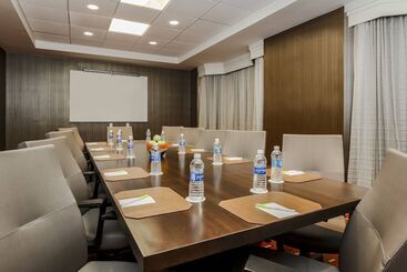 هتل Courtyard By Marriott Orlando Lake Mary North