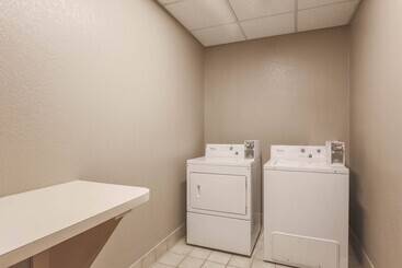 هتل Courtyard By Marriott Orlando Lake Mary North