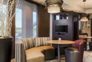 هتل Courtyard By Marriott Orlando Lake Mary North