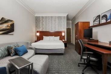 هتل Courtyard By Marriott Orlando Lake Mary North