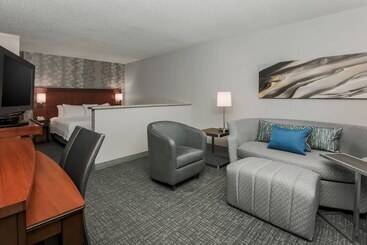 هتل Courtyard By Marriott Orlando Lake Mary North