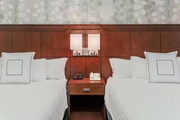 هتل Courtyard By Marriott Orlando Lake Mary North