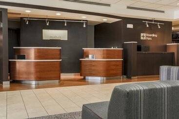 هتل Courtyard By Marriott Orlando Lake Mary North